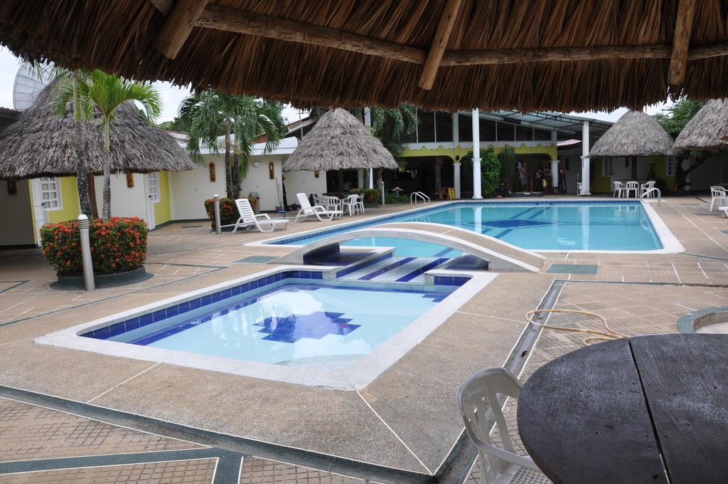 Santa Barbara Hotel Country Вильявисенсио Экстерьер фото